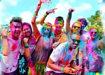 13 Favourite Dresses to Wear on Holi 2023